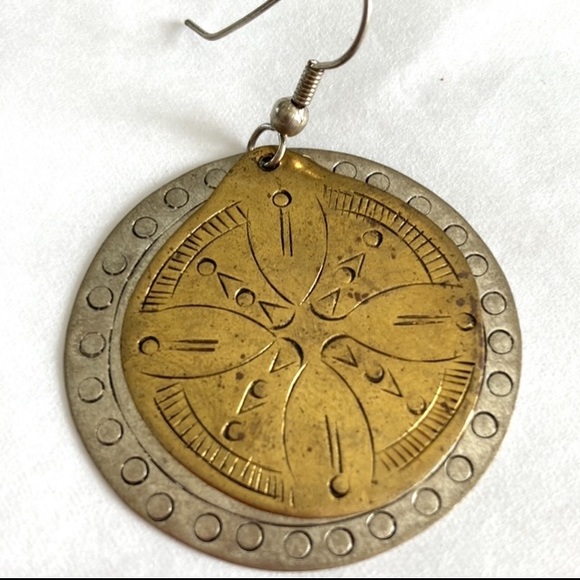 NWT 80’s ethnic Indian earrings etched by hand( deadstock) - Picture 3 of 3